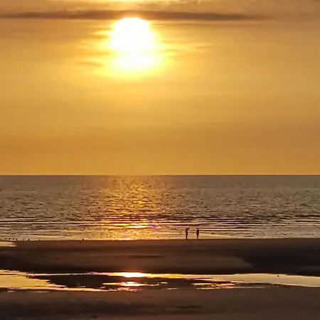 Les Obiones, Vue Laterale Mer, Mahon Plage, Magnifique 4p, Avec Balcon , Parking Prive Gratuit, Wifi, Classe 2 Etoiles, Exposition Plein Sud En Baie De Somme Apartmán Fort-Mahon-Plage