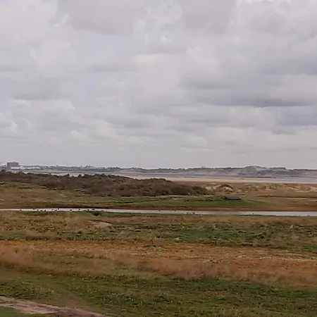 Les Obiones, Vue Laterale Mer, Mahon Plage, Magnifique 4p, Avec Balcon , Parking Prive Gratuit, Wifi, Classe 2 Etoiles, Exposition Plein Sud En Baie De Somme
